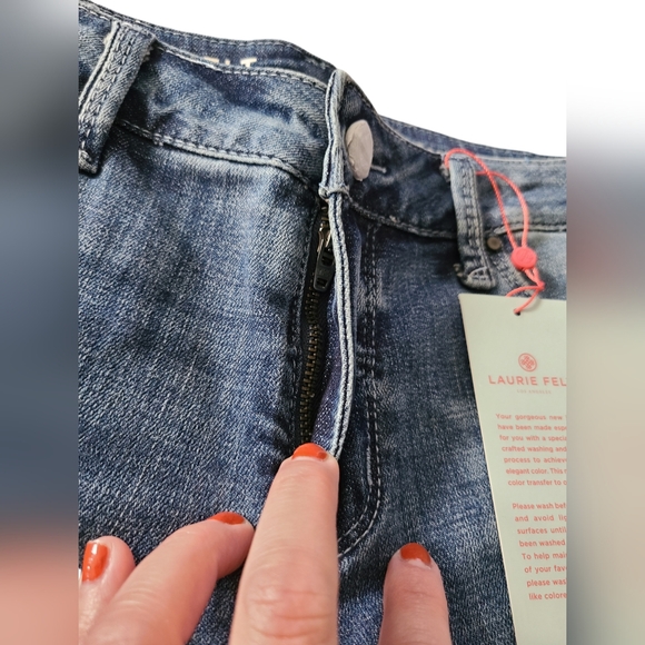 LAURIE FELT |LOS ANGELES | CLASSIC BOOT CUT |W/VITAL STRETCH TECHNOLOGY| SIZE 6P - Picture 6 of 16